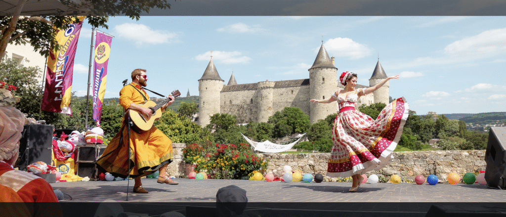 découvrez une saison culturelle captivante à avoine, près de chinon, avec des spectacles exceptionnels animés par ours souchon et charlélie couture en têtes d'affiche. ne manquez pas cette programmation unique !