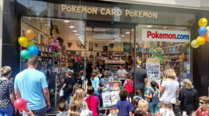 découvrez le grand retour du poké card shop d'elbeuf après un déménagement, des défis et une fermeture inattendue. plongez dans l'univers des cartes pokémon et partagez la passion retrouvée de la communauté !