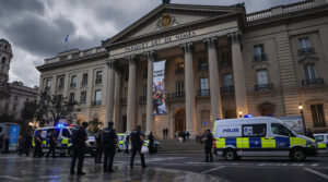 découvrez les détails des perquisitions effectuées à la mairie de montpellier dans le cadre d'une enquête de police, désormais supervisée par le parquet de nîmes. enjeux, réactions et premières révélations sur cette affaire qui secoue la municipalité.