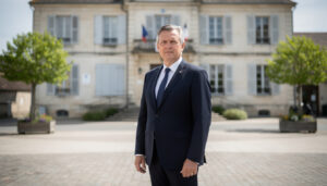 à cormeilles, le maire pascal cauche précise sa position politique et confirme sa candidature pour les prochaines élections municipales.