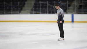 kevin aymoz adapte son programme court avant les jo en adoptant une approche stratégique pour maximiser ses points clés et optimiser sa performance.