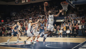 revivez le tir décisif de kentan facey qui offre la victoire au caen bc et enflamme le palais des sports dans cette vidéo exclusive.